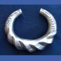 B5 Hollow Nickel Silver Bracelet